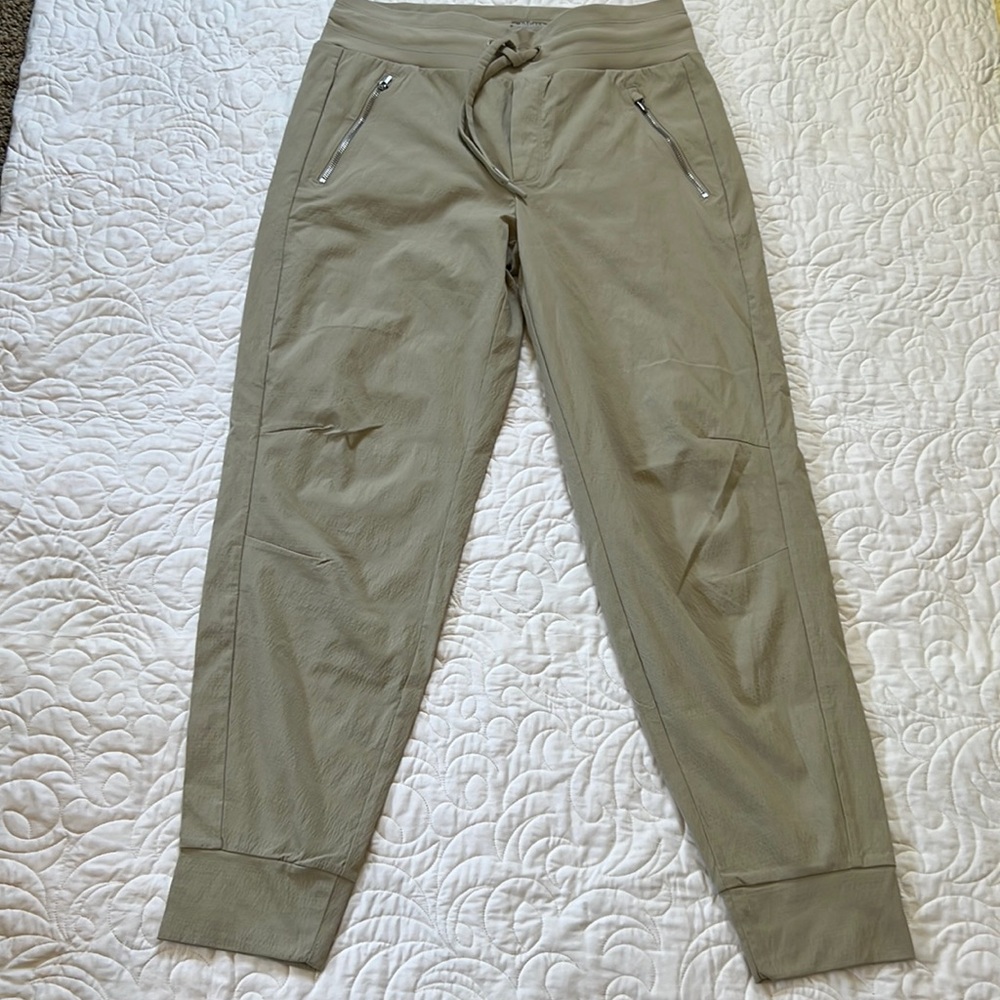 Athleta jogger size 6